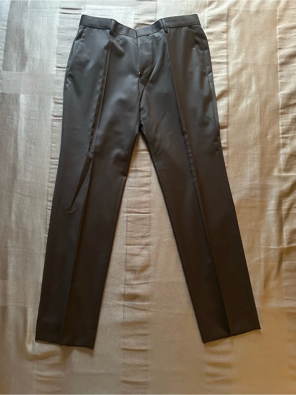 Hugo Boss 38R - 32W Hayes - Gibson Black 100% Virgin Wool Suit